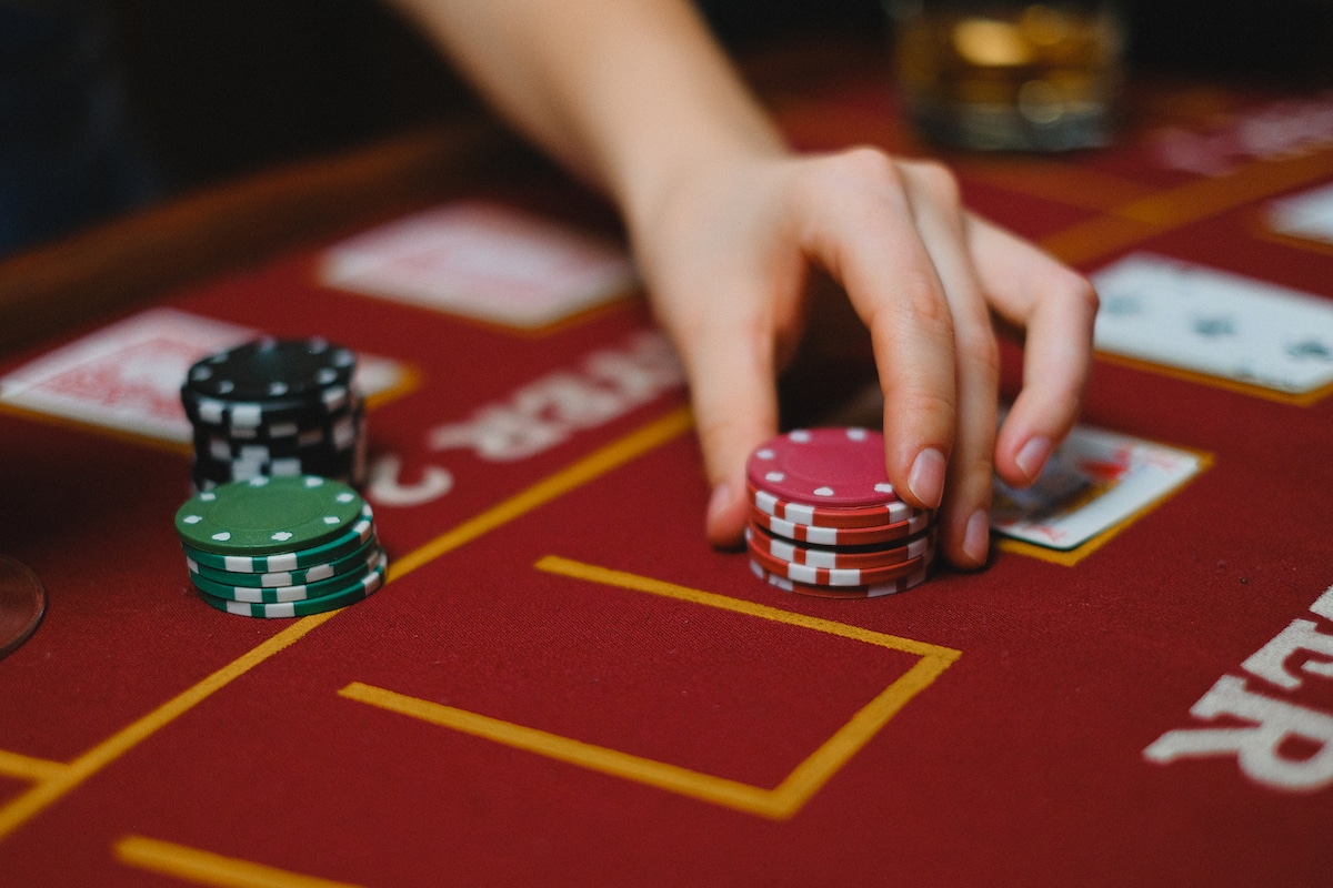 Online Casino Games: A Fun Way to Pass Time or a Serious Hobby?